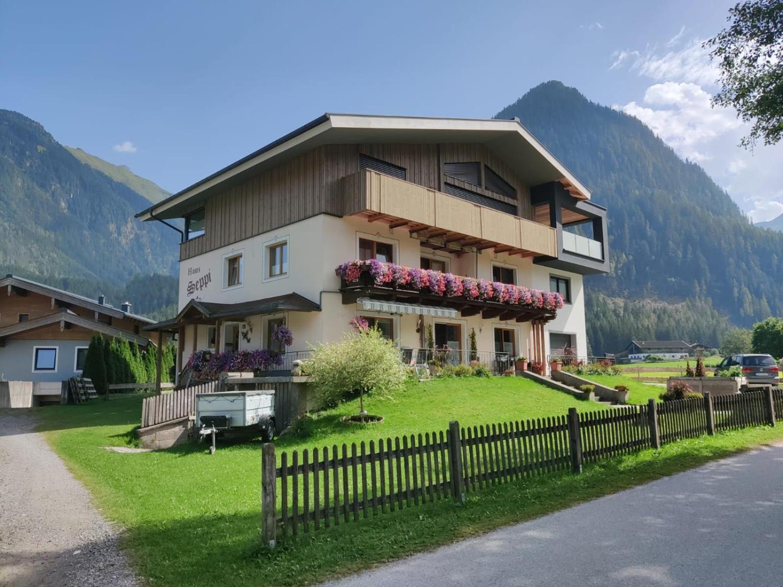 Haus Seppi Otel Neukirchen am Großvenediger Dış mekan fotoğraf